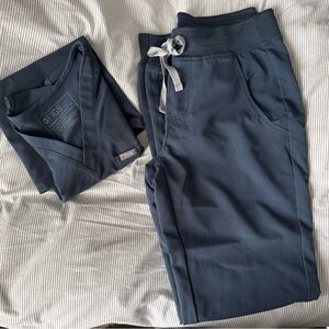 Figs XS Tall joggers and XS Catarina Top